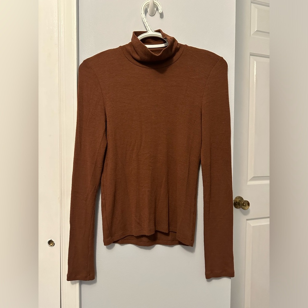 Wilfred Only Turtleneck Cognac Brown Ribbed Sweater